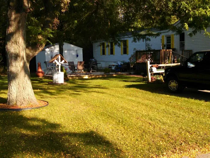 Meadows Mobile Home Park Picture 9