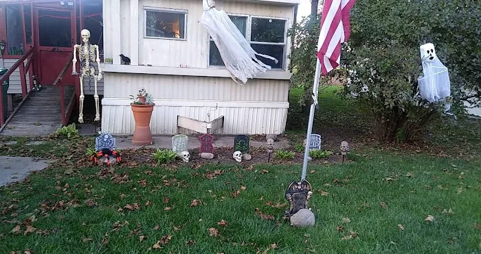 Meadows Mobile Home Park Picture 4