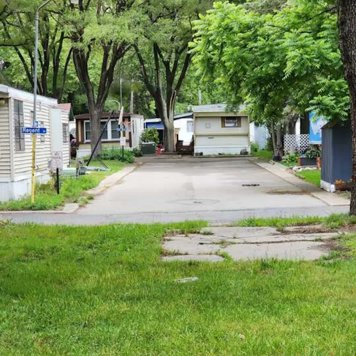 Bel Air Estates Mobile Home Community Picture 9