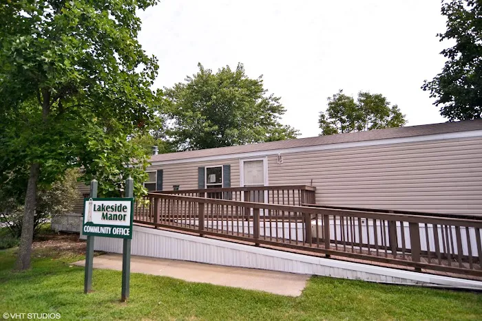 Lakeside Manor Manufactured Home Community Picture 3