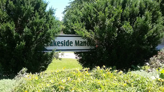 Lakeside Manor Manufactured Home Community Picture 1