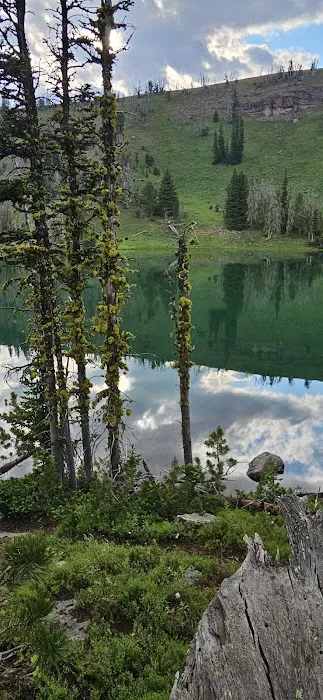 Shelf Lake WE5 Picture 1