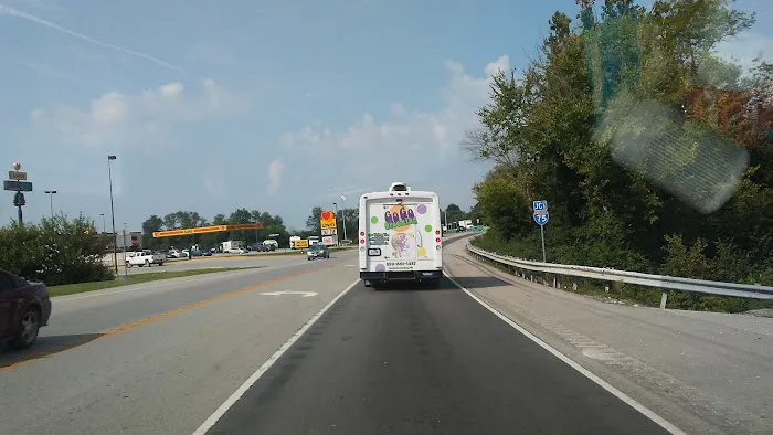 Adams Pointe Mobile Home Park Picture 5