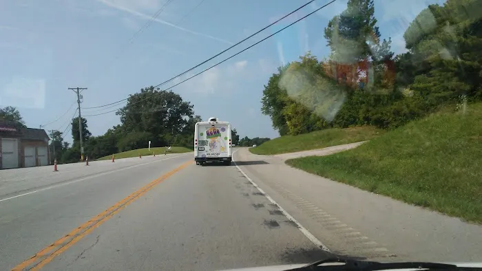 Adams Pointe Mobile Home Park Picture 4