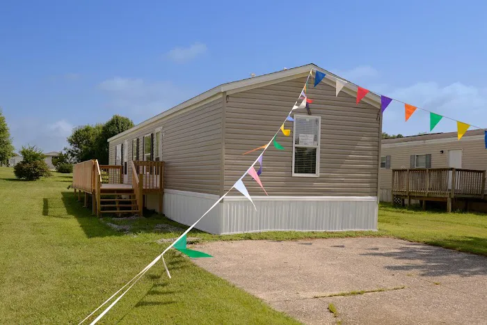 Adams Pointe Mobile Home Park Picture 1