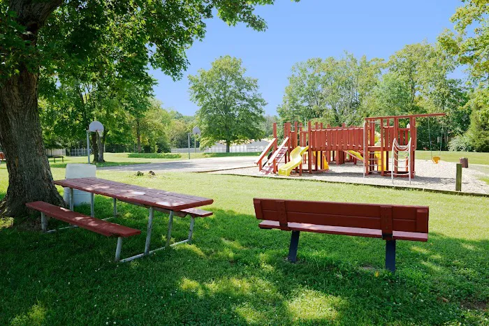 Berkshire Pointe Mobile Home Park Picture 3