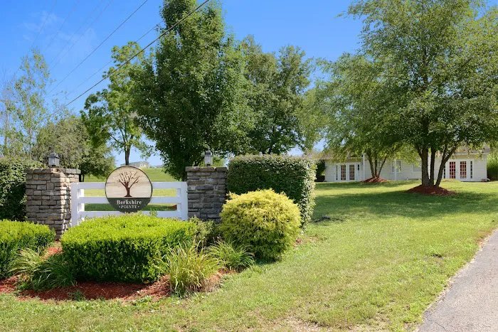 Berkshire Pointe Mobile Home Park Picture 4