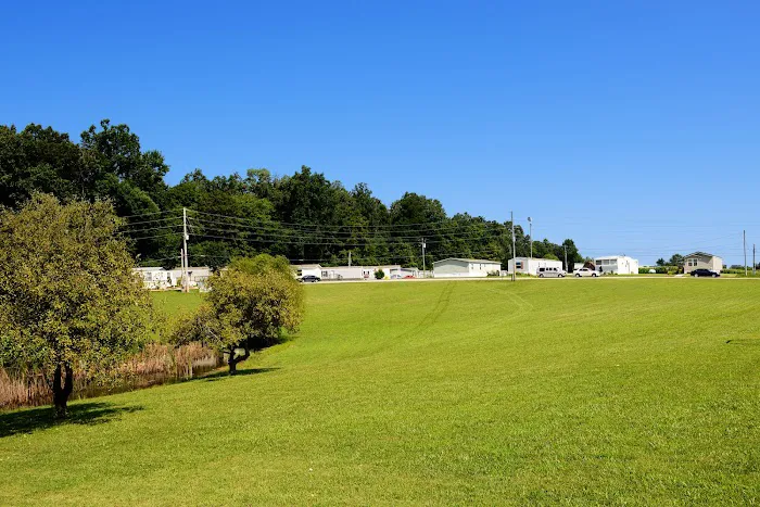 Berkshire Pointe Mobile Home Park Picture 8