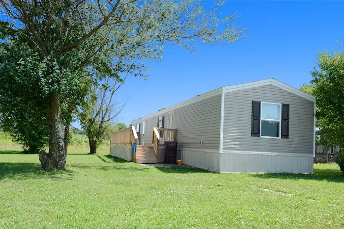 Berkshire Pointe Mobile Home Park Picture 7