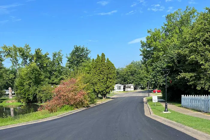 Silver Lakes Pointe Mobile Home Park Picture 1
