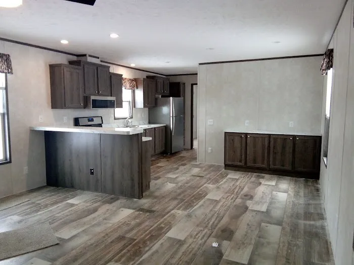 Creekside Manor Mobile Home Park Picture 5