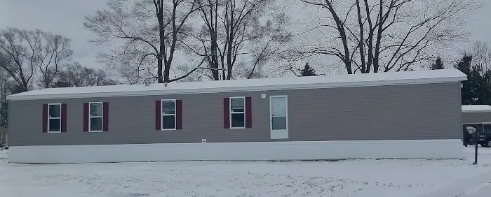 Creekside Manor Mobile Home Park Picture 3