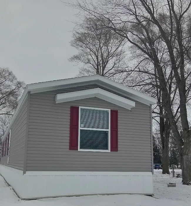 Creekside Manor Mobile Home Park Picture 4