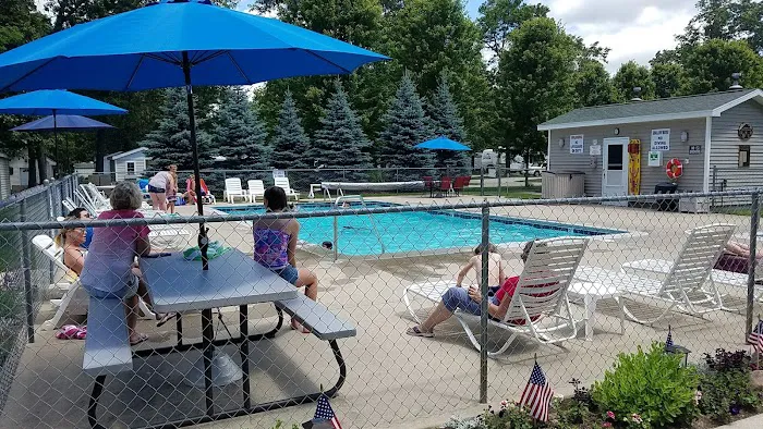 Pere Marquette Oaks RV Resort Picture 7