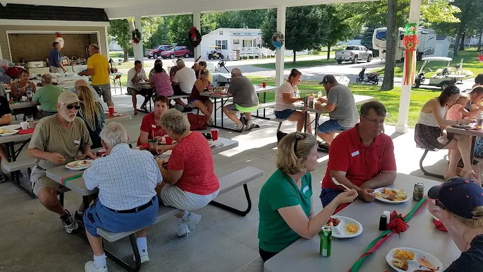 Pere Marquette Oaks RV Resort Picture 6