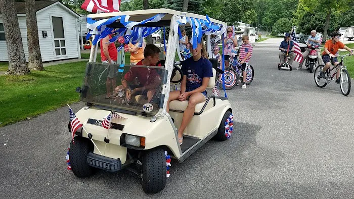 Pere Marquette Oaks RV Resort Picture 3