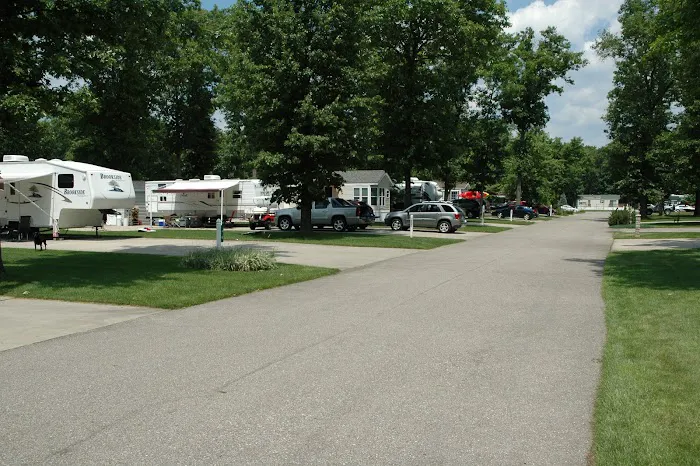 Pere Marquette Oaks RV Resort Picture 8