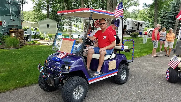 Pere Marquette Oaks RV Resort Picture 5