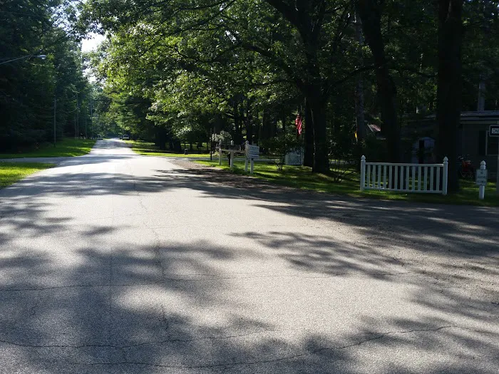 Lakewood Mobile Home Park Picture 1