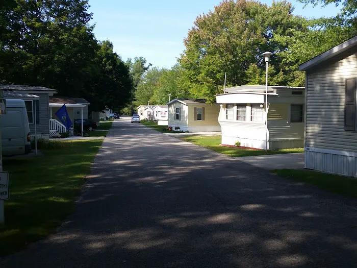 Lakewood Mobile Home Park Picture 3