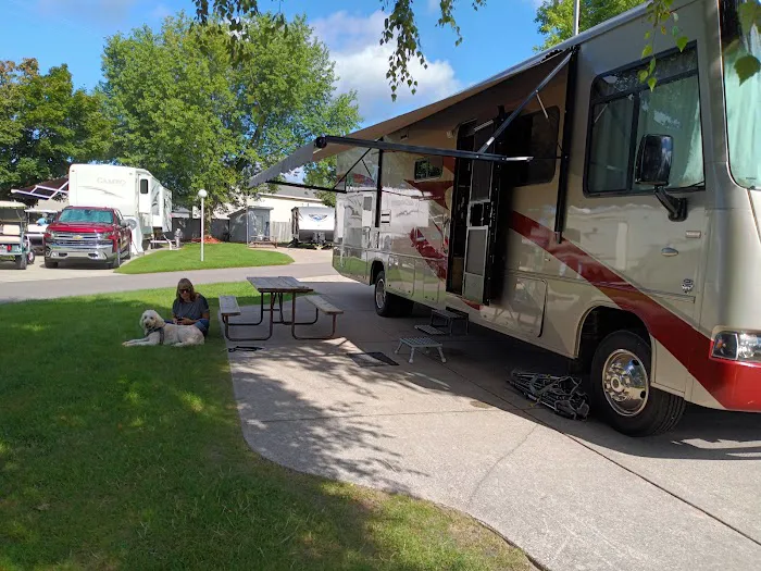 Poncho's Pond RV Park Picture 4