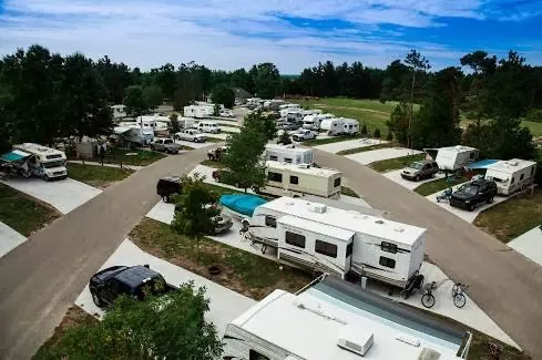 Vacation Station RV Resort Picture 8