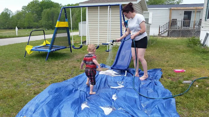 Holiday Village Park Picture 3