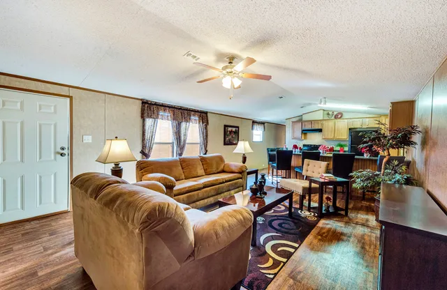 Ludington Mobile Home Community Picture 10