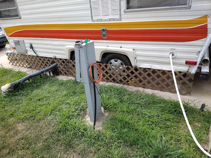 Lakeshore Mobile Home Park Picture 4