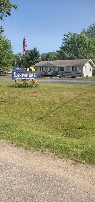 Lakeshore Mobile Home Park Picture 10