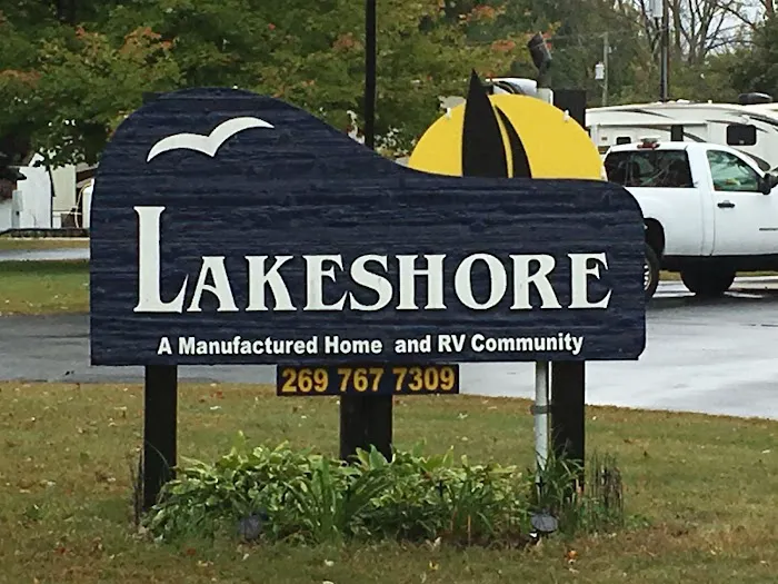 Lakeshore Mobile Home Park Picture 8