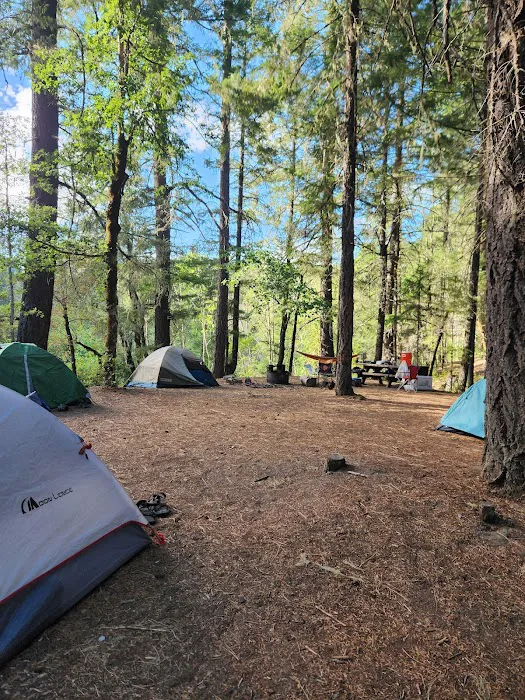 MAD RIVER CAMPGROUND Picture 4