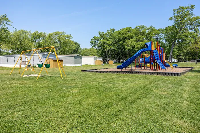 Forest Oaks Mobile Home Park Picture 7