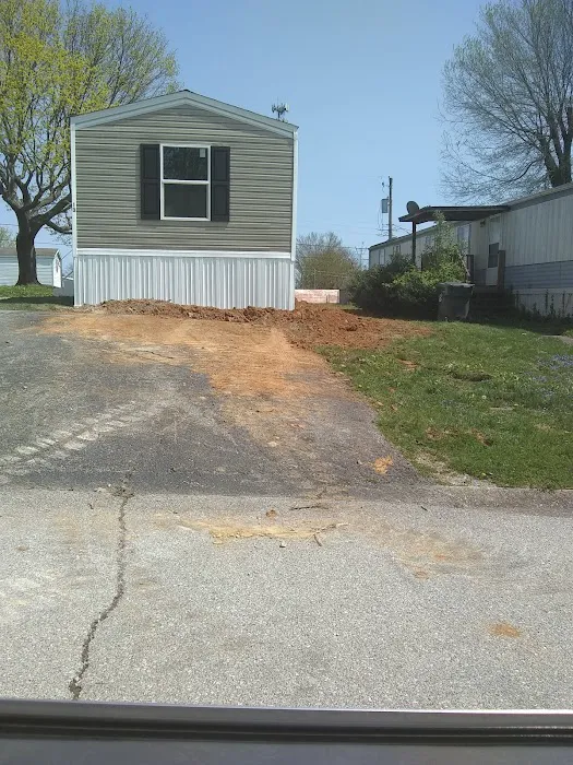 Spurlin Mobile Home Park Picture 4