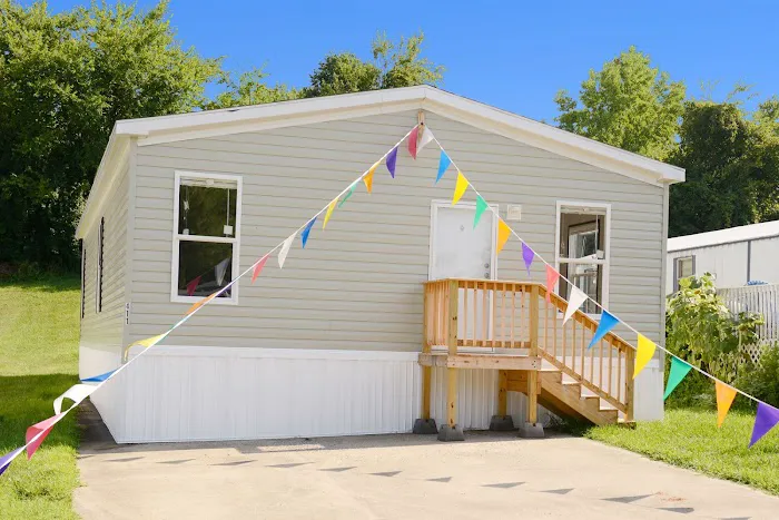 Bradbury Pointe Mobile Home Park Picture 9