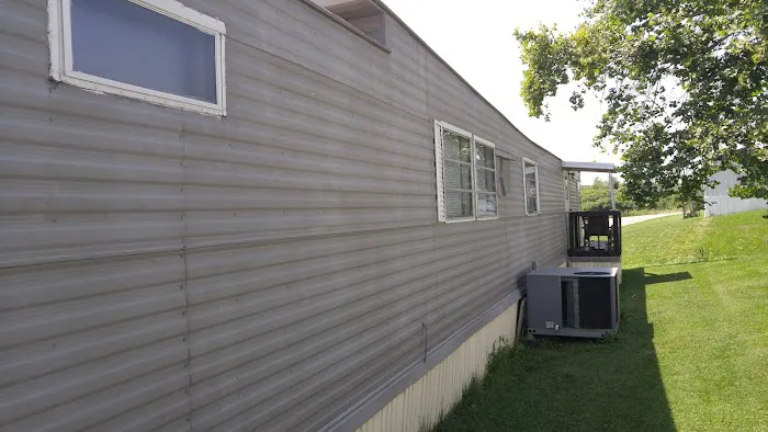 Bradbury Pointe Mobile Home Park Picture 7