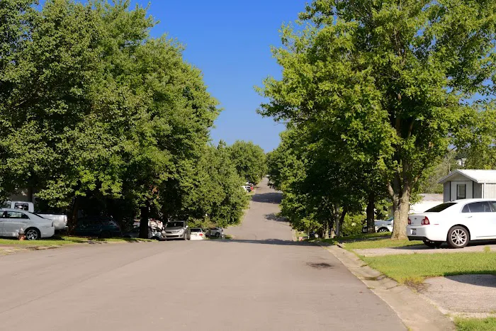 Bradbury Pointe Mobile Home Park Picture 10