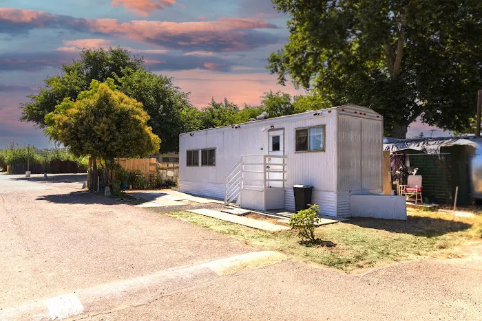 Lazy Corral Trailer & RV Park Picture 9