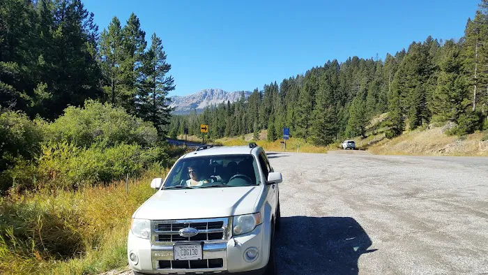 Brackett Creek Trailhead Picture 3