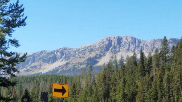 Brackett Creek Trailhead Picture 4