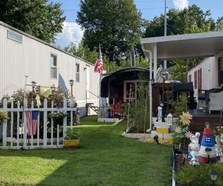 River Oaks Mobile Home Community