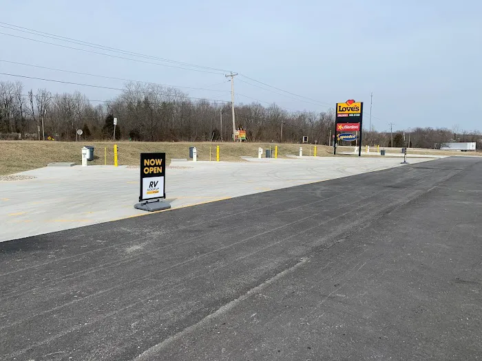 Love's RV Hookup Picture 9