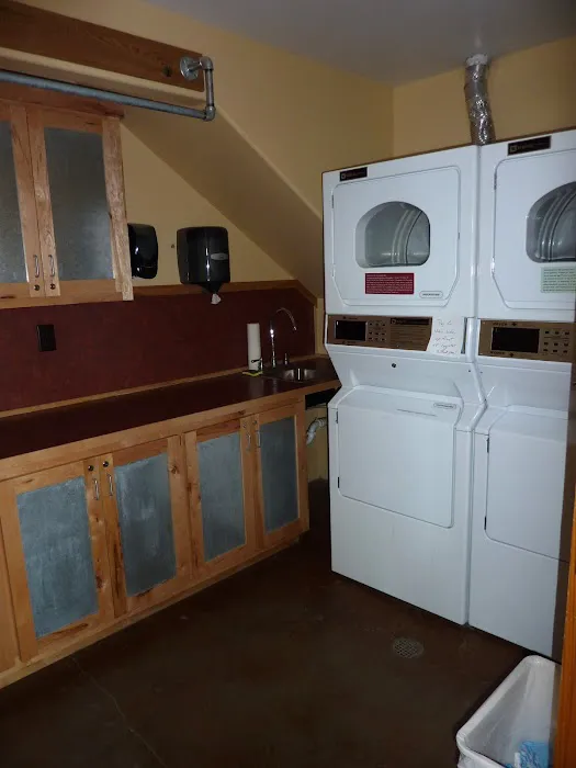 Yellowstone Holiday RV Campground Picture 5