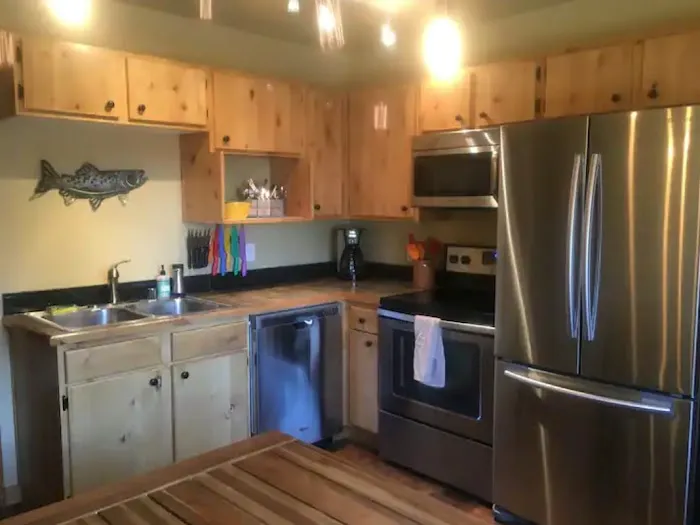 Wildlife Cabin Picture 1