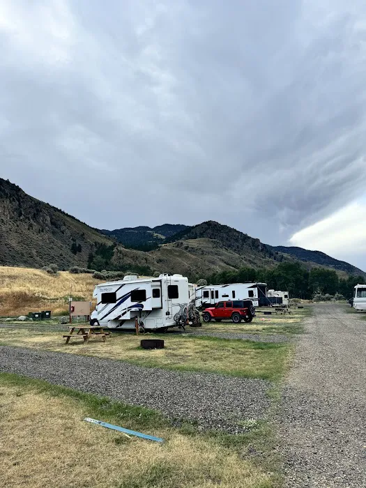 Yellowstone Hotsprings Campground Picture 8