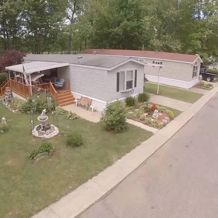 Victoria Woods Mobile Home Park Picture 7