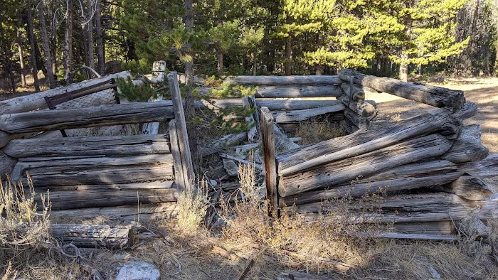 Lake Creek Trailhead & Campground Picture 7