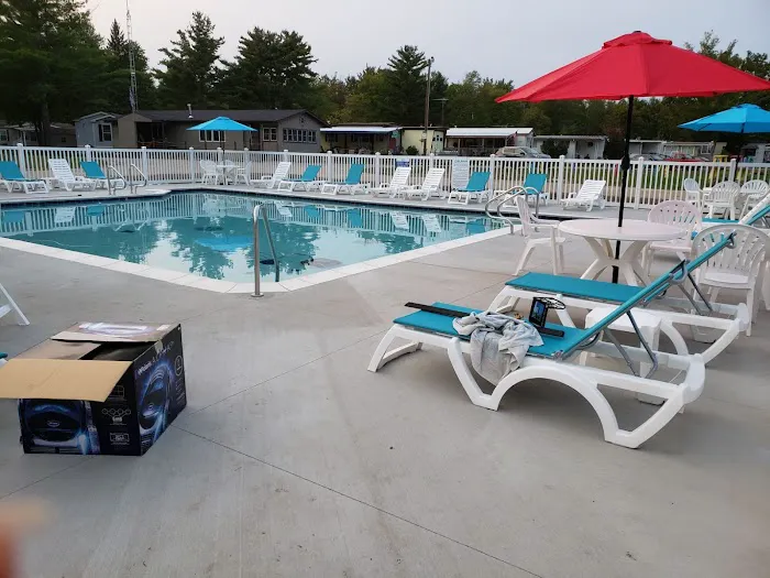 Pleasant Beach Resort, RV Lots, Cabins and Pool Picture 7