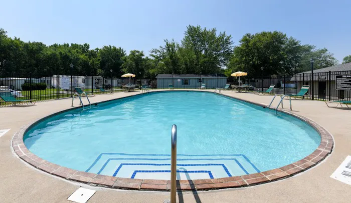 Camelot Manor Estates MHC Picture 7