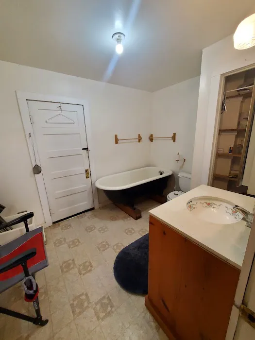 Fremont Caretaker's Cabin Picture 4